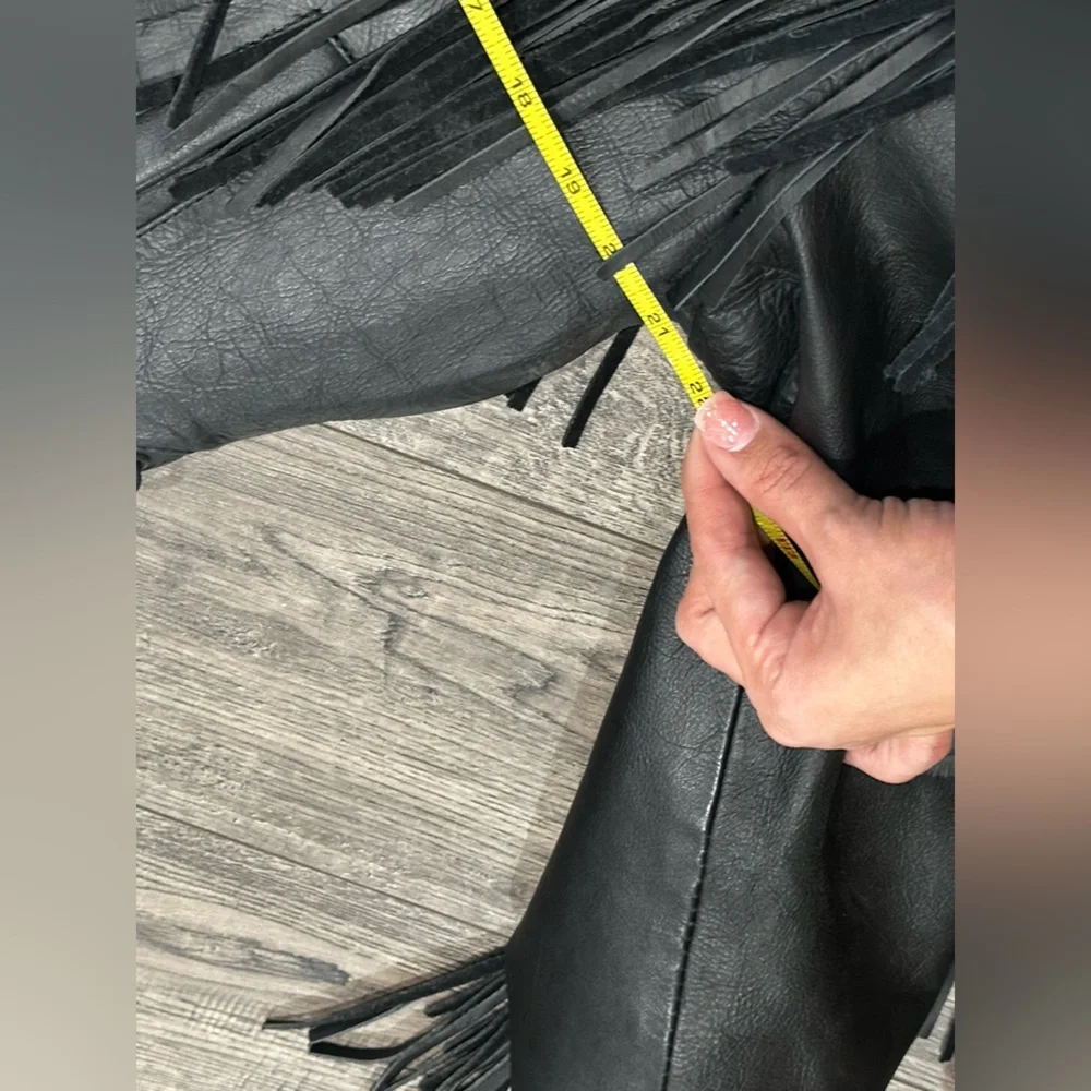 Unik Vtg Black Leather Fringe Jacket - Picture 14 of 16